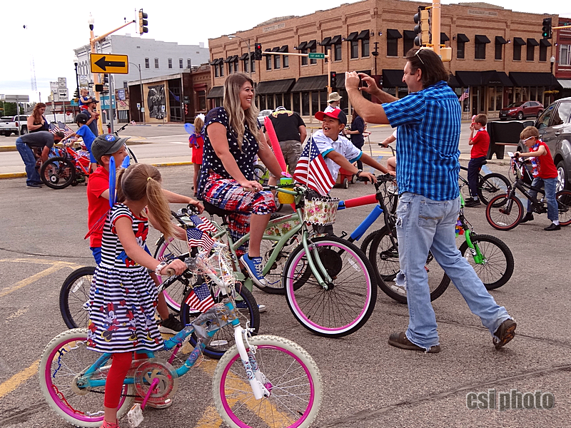 2019 4th of July Kids Bike Parade - more CSi Pixs at Facebook